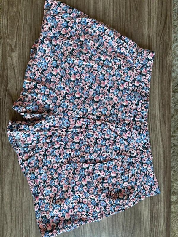 New Look New look Floral shorts 16