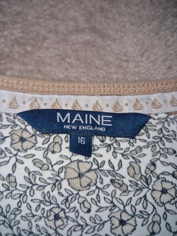 Maine New England Size 16 maine new England floral t shirt