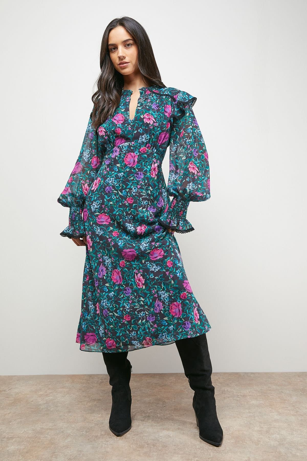 Oasis Oasis Women's Printed Shirred Cuff Tea Midi Dress in Black