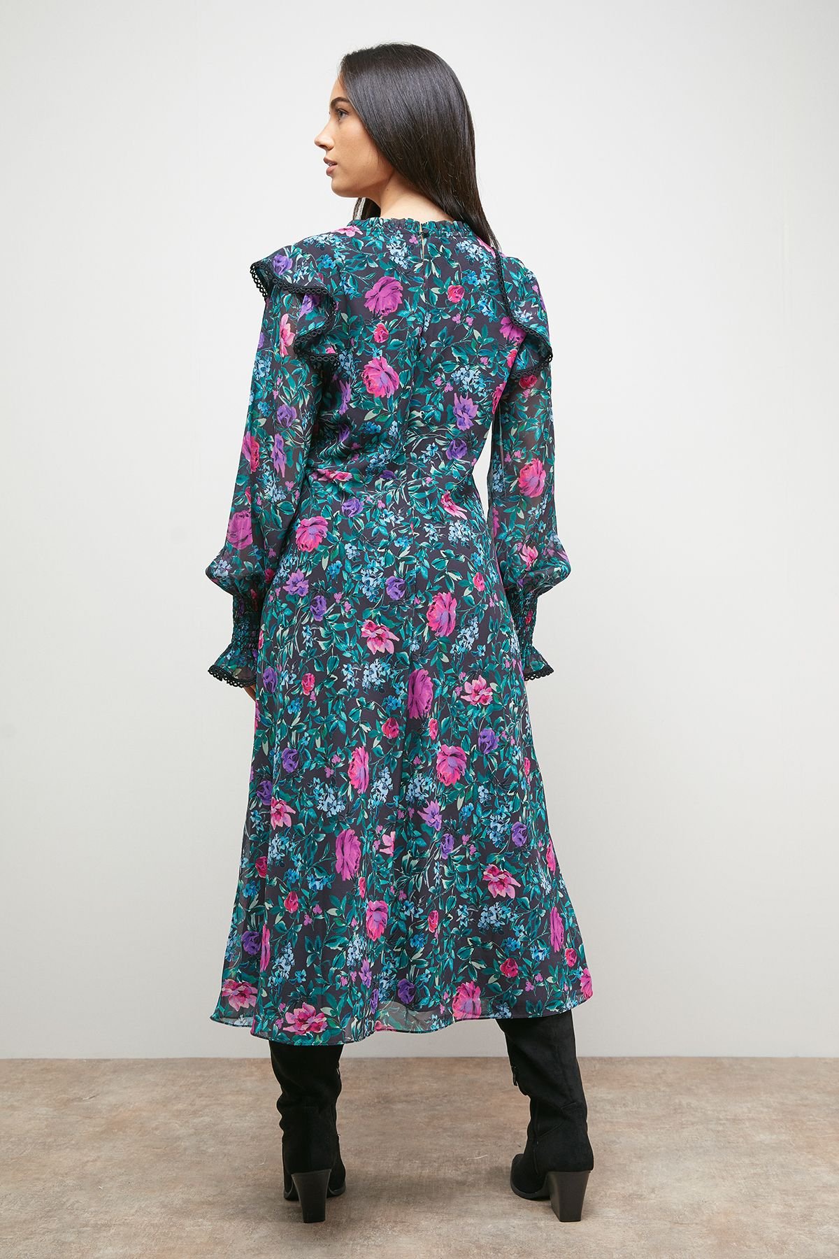 Oasis Oasis Women's Printed Shirred Cuff Tea Midi Dress in Black - 3