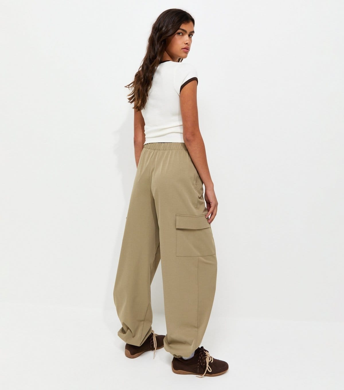 New Look Women's Camel Cargo Pocket Tapered Cuffed Trousers New Look - 4