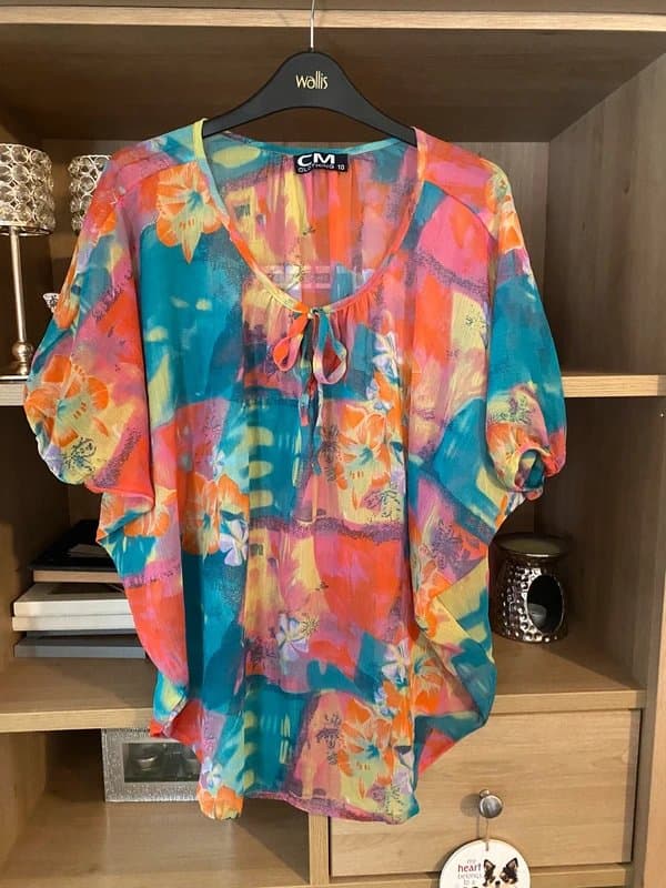 C M Clothing 🦋 Sheer Chiffon Batwing Top 🦋 Retro Floral Fairycore Boho 10/2
