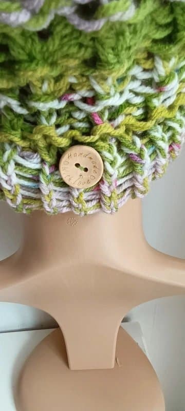 Loom knitted Handmade unisex elegant double knitted mixed colours urban beanie hat with a brim