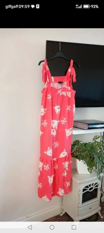 The Unbranded Brand Ladies size 14 long floaty summer dress