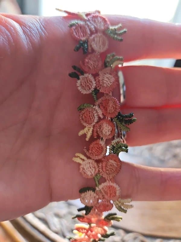 New Look Embroidered flower choker