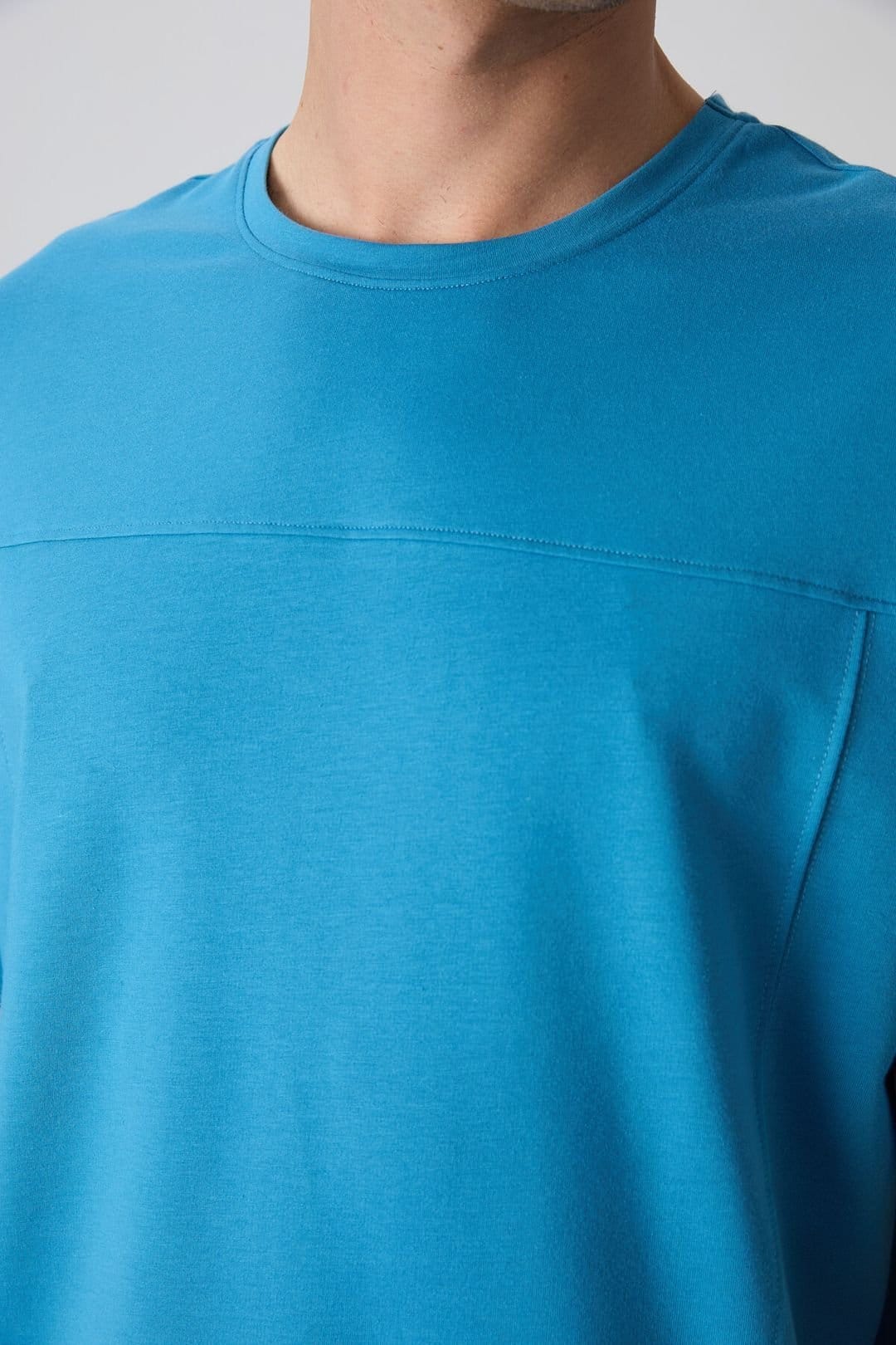 Tommy Life Tommy Life Men's Oversized Crew Neck T-shirt in Bright Blue - 4
