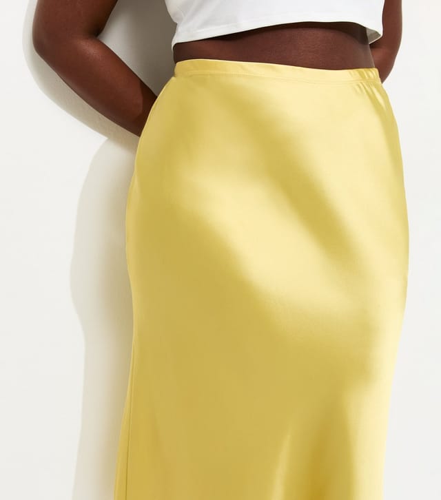 New Look Women's Plus Size Light Green Satin Bias Cut Midi Skirt Curves New Look - 2