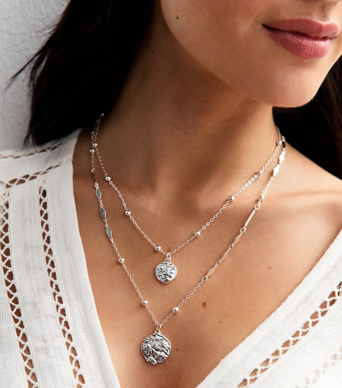 New Look Silver Tone Pack of 2 Textured Circle Pendant Necklaces New Look