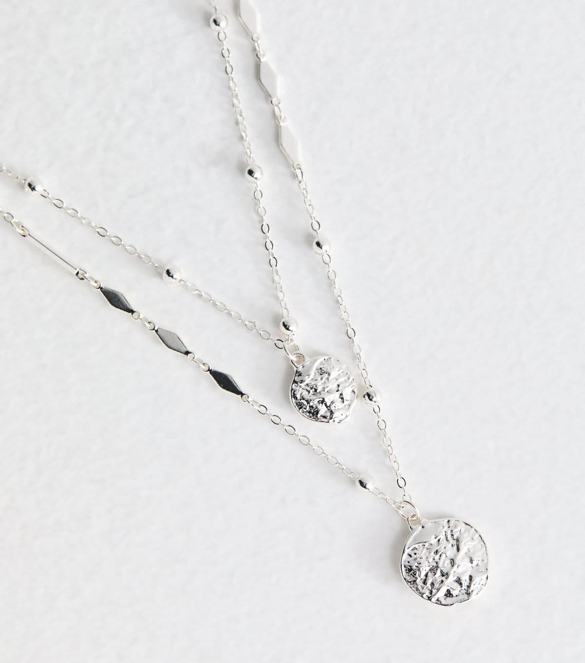 New Look Silver Tone Pack of 2 Textured Circle Pendant Necklaces New Look - 4