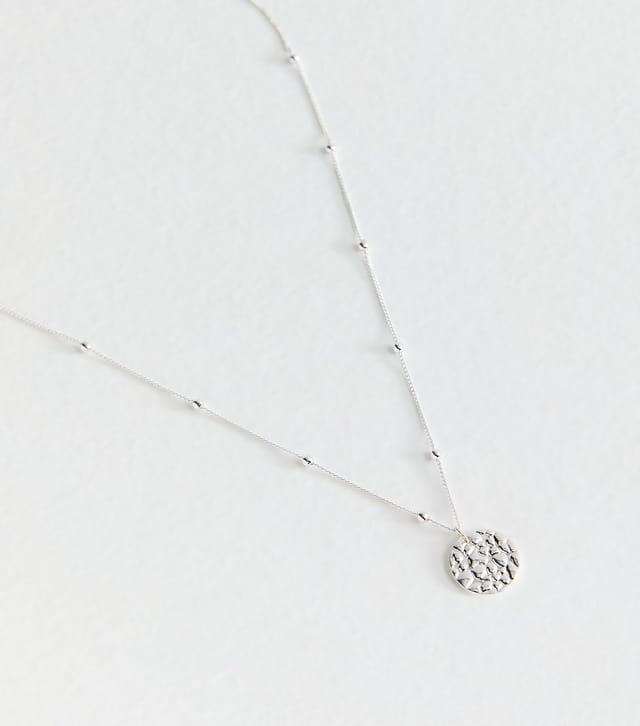 New Look Silver Tone Textured Disc Charm Necklace New Look - 3