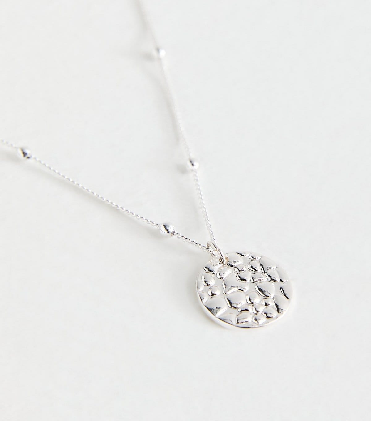 New Look Silver Tone Textured Disc Charm Necklace New Look - 4