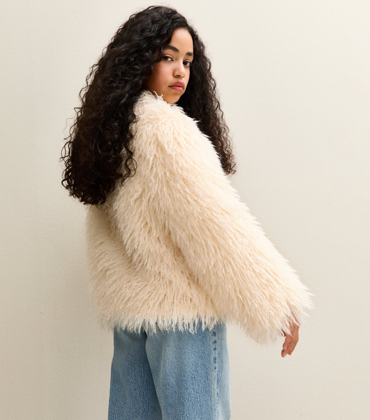 New Look Girls' White Shaggy Faux Fur Coat New Look - 4