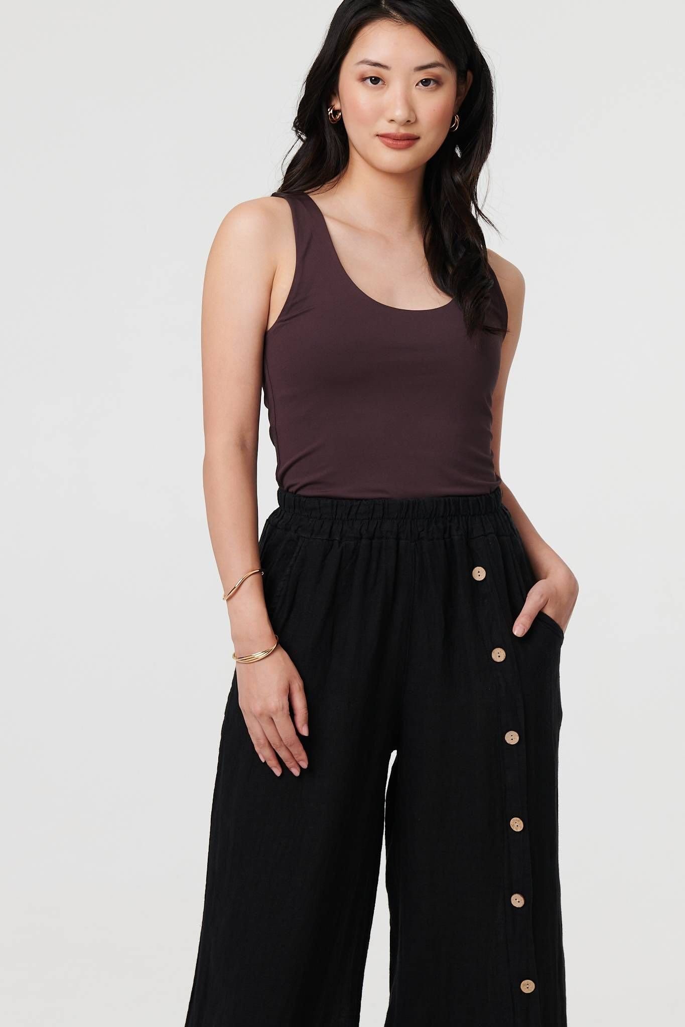 Izabel London Izabel London Women's Button Detail Wide High Waist Trousers in Black - 4