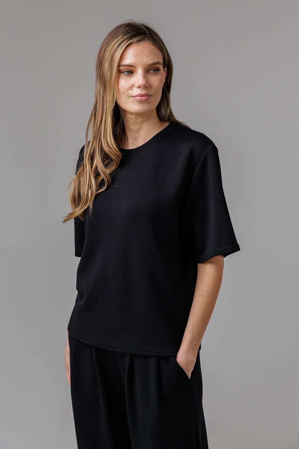 French Connection French Connection Women's Luxe Short Sleeve Crew Neck Pinched Top in Black