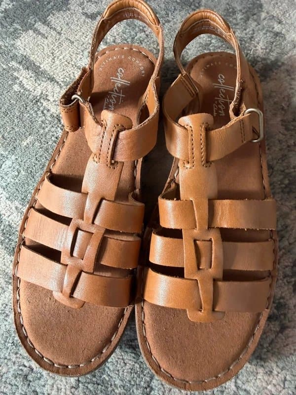 Clarks Clarks ultimate comfort collection Tan leather gladiator flat sandals. Size 4.5