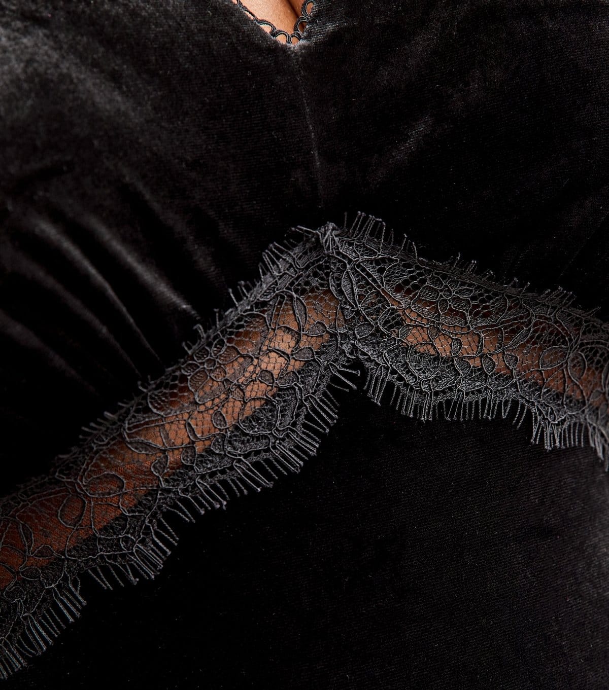 New Look Women's Plus Size Black Lace Velvet Midi Dress Curves New Look - 4