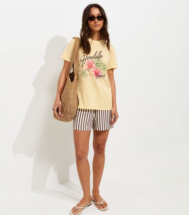 New Look Women's Light Yellow Cotton Honolulu Print T-Shirt New Look - 3