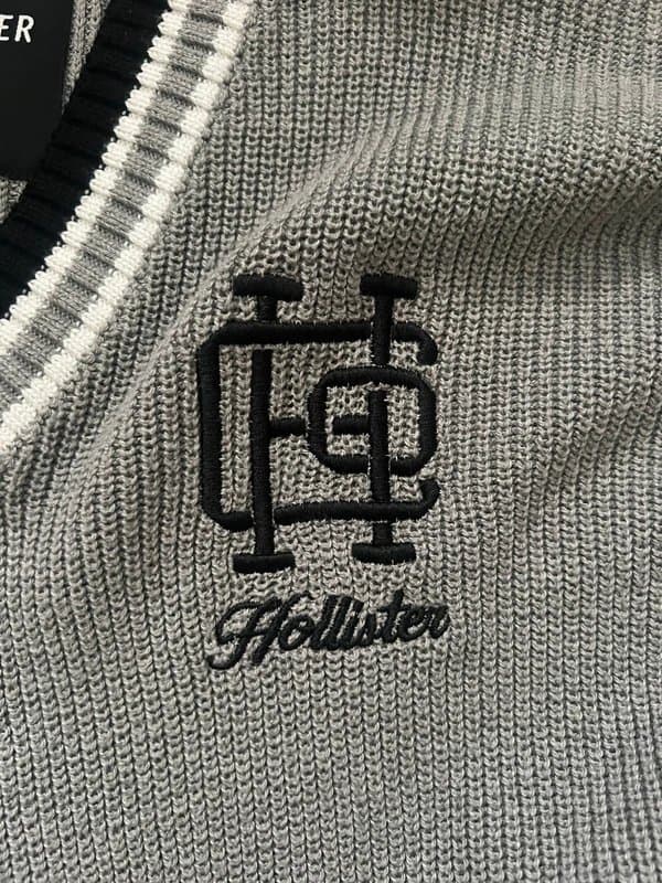 Hollister Hollister V-Neck Knitted Sweater
