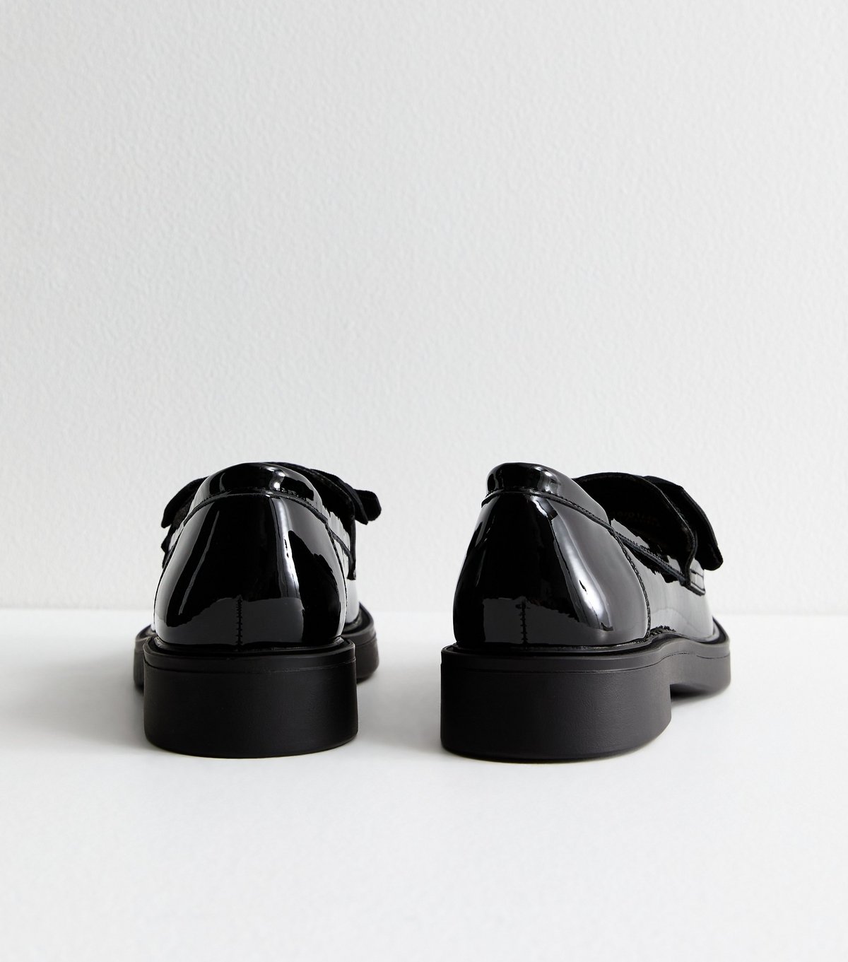 New Look Women's Black Patent Bow Loafers New Look - 4