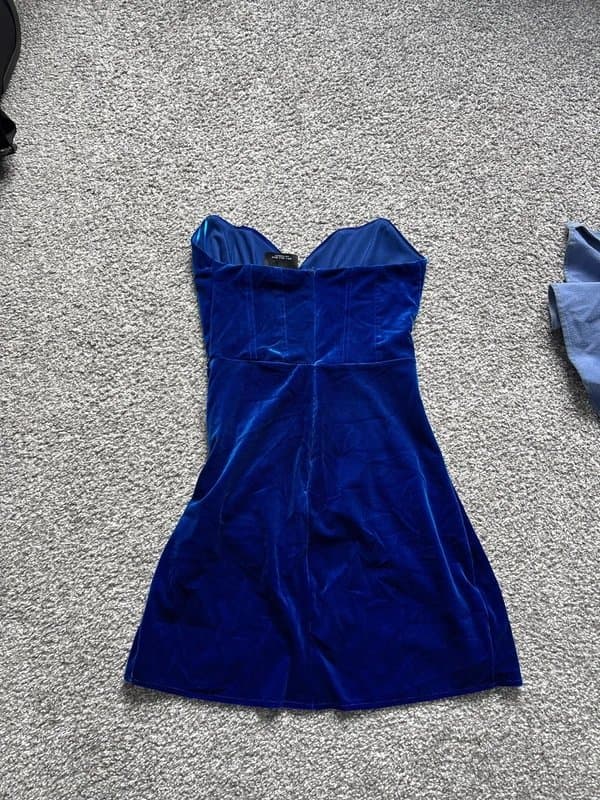 Bershka Bershka blue velvet strapless dress