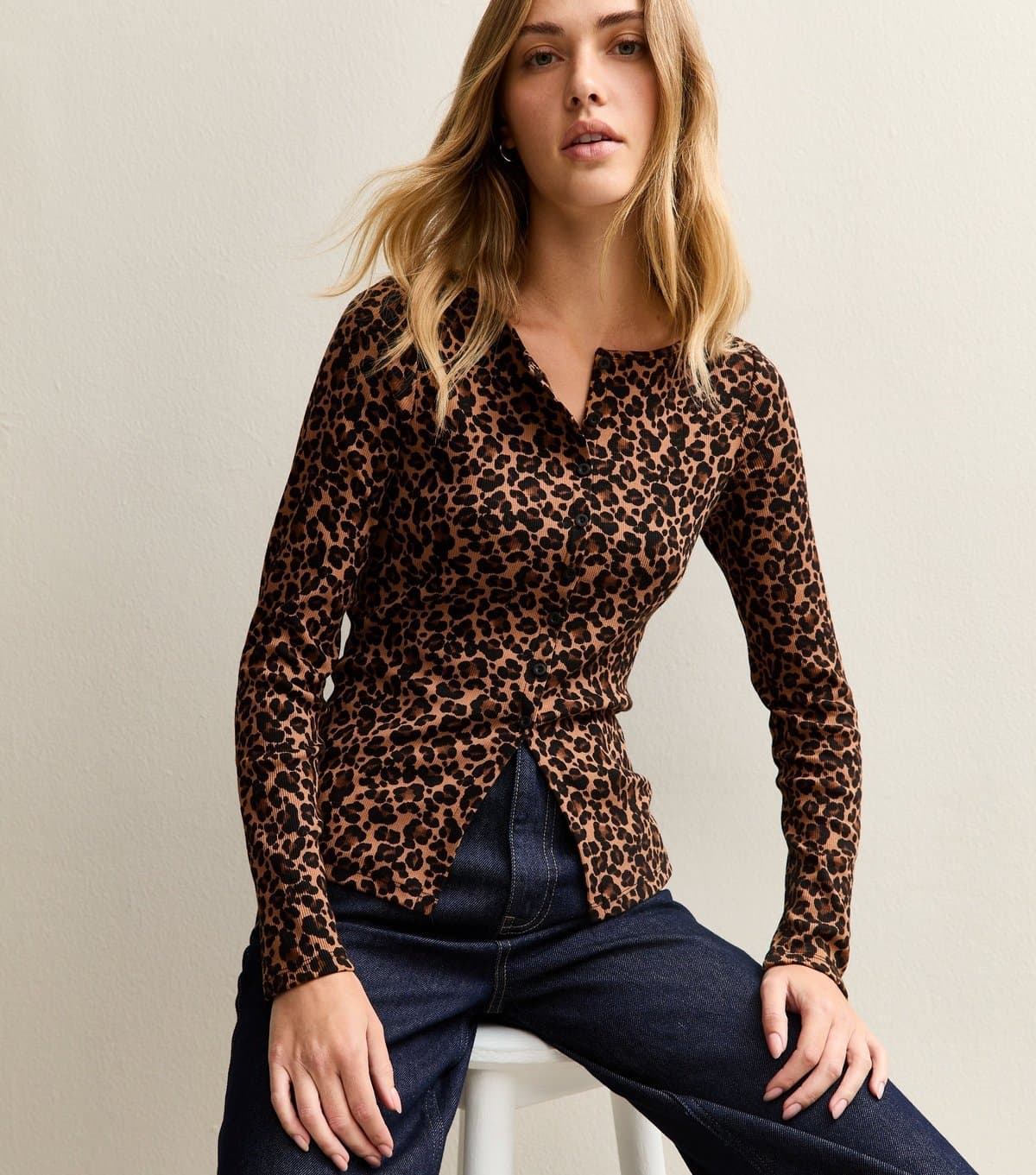 New Look Women's Brown Leopard Print Crew Neck Top New Look