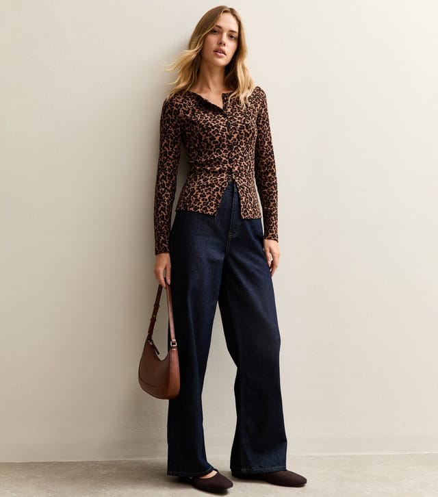 New Look Women's Brown Leopard Print Crew Neck Top New Look - 2