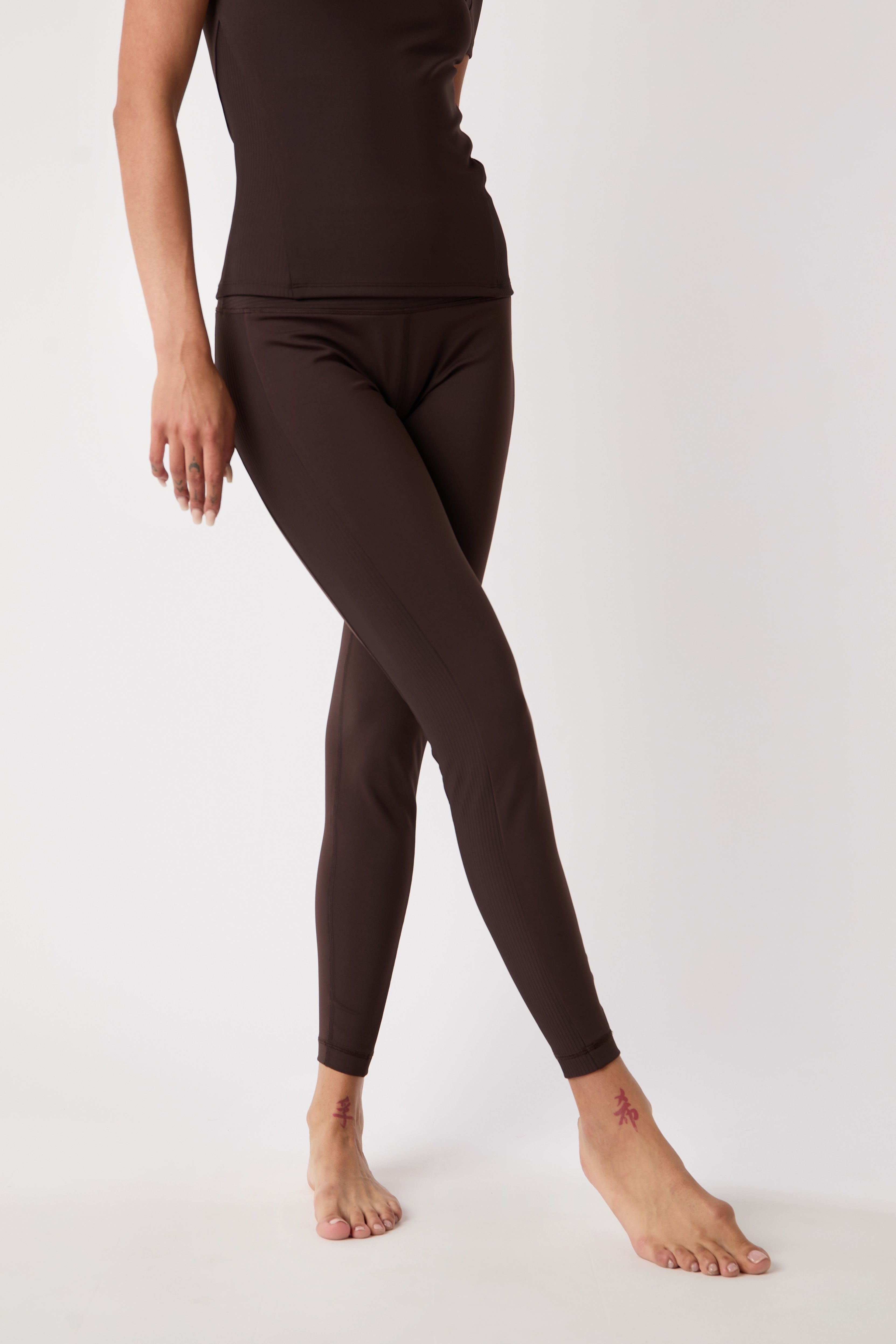Asquith London Asquith London Women's Feel Good Ribbed High Waist Leggings in Brown - 4