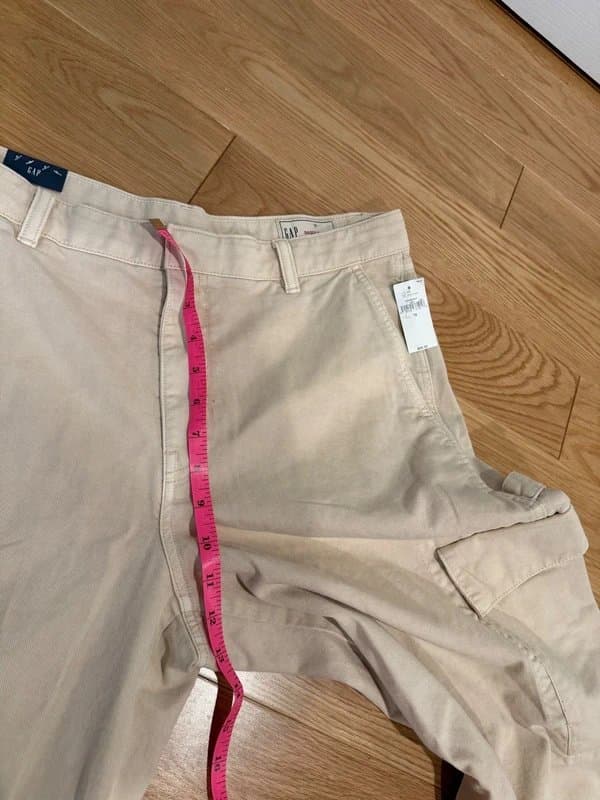 GAP NWT Gap Beige Baggy Cargo Pants Size 10