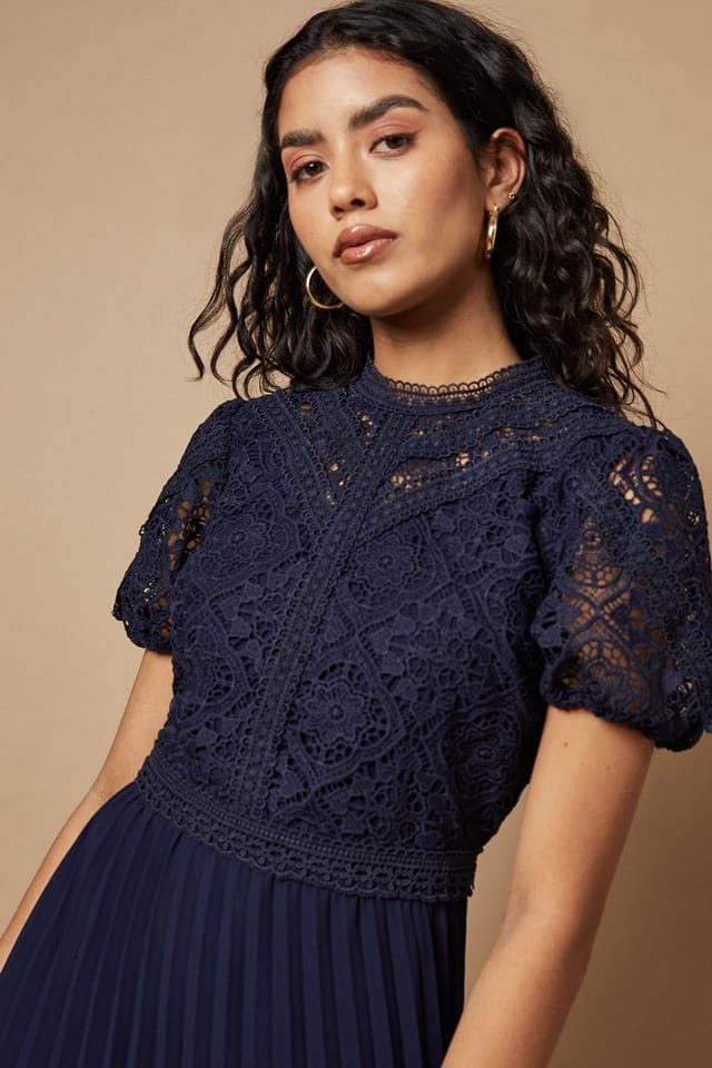 Oasis Oasis Women's Petite Lace Puff Sleeve Pleated Midi Dress in Navy - 3