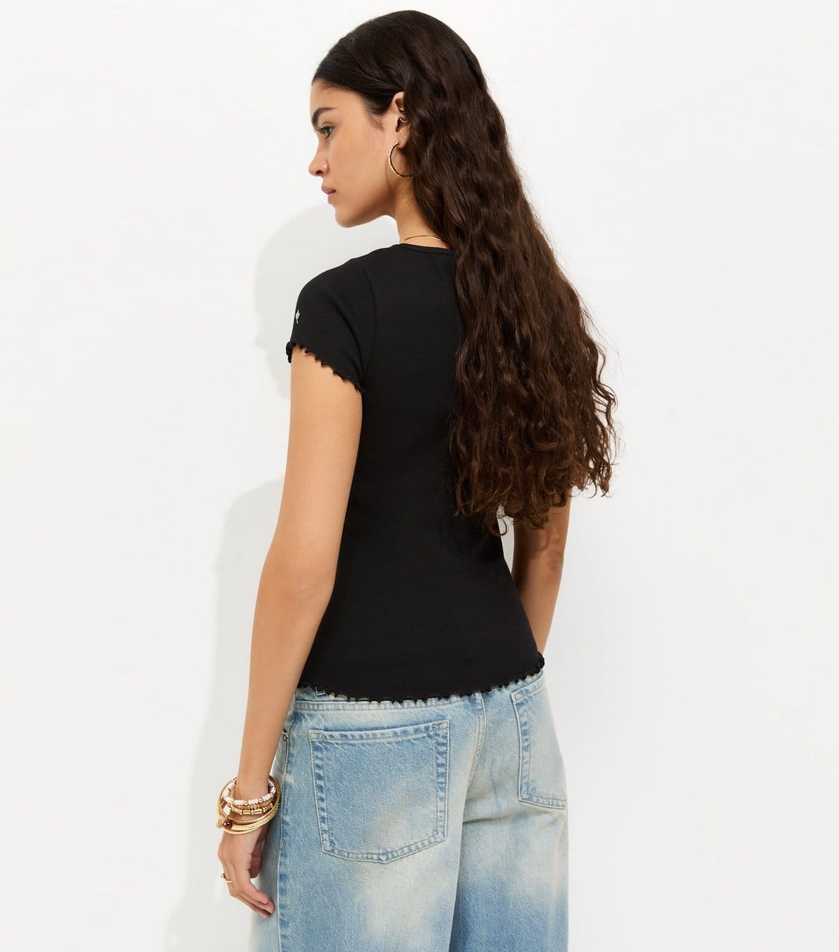 New Look Women's Black Floral Embroidered Short Sleeve T-Shirt New Look - 4