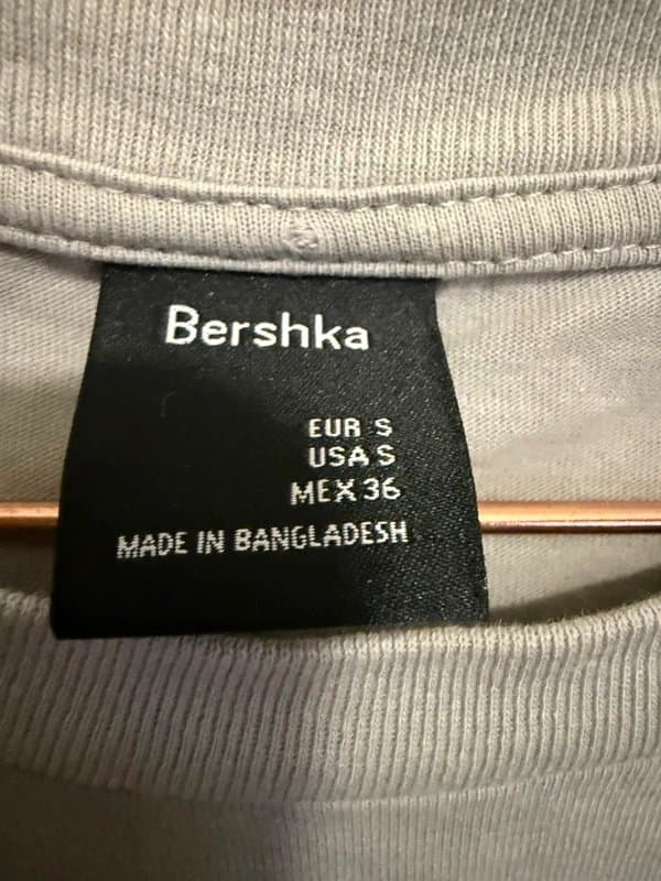 Bershka Bershka anime graffic tee