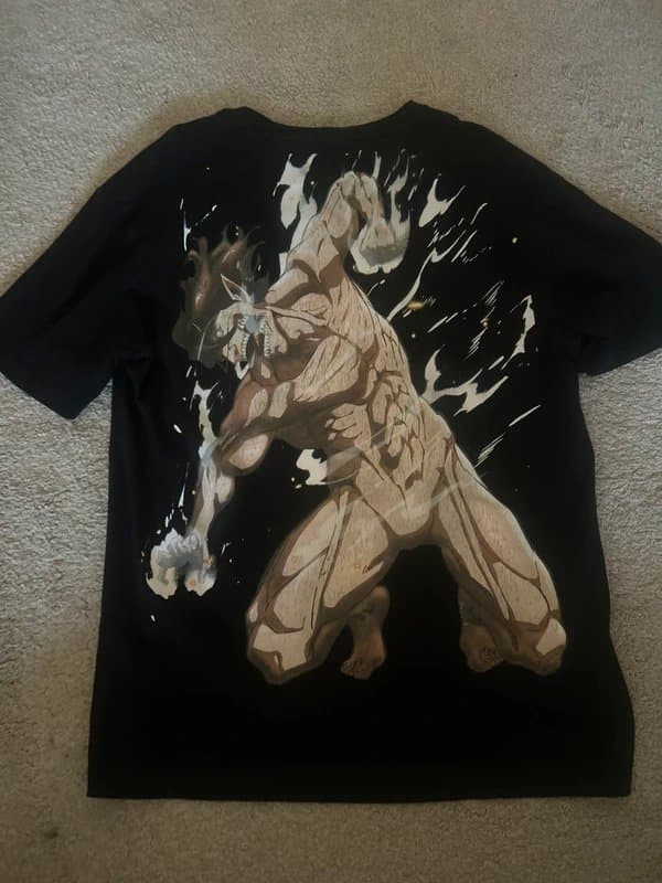 Bershka Attack on Titan black graphic T-shirt bershka
