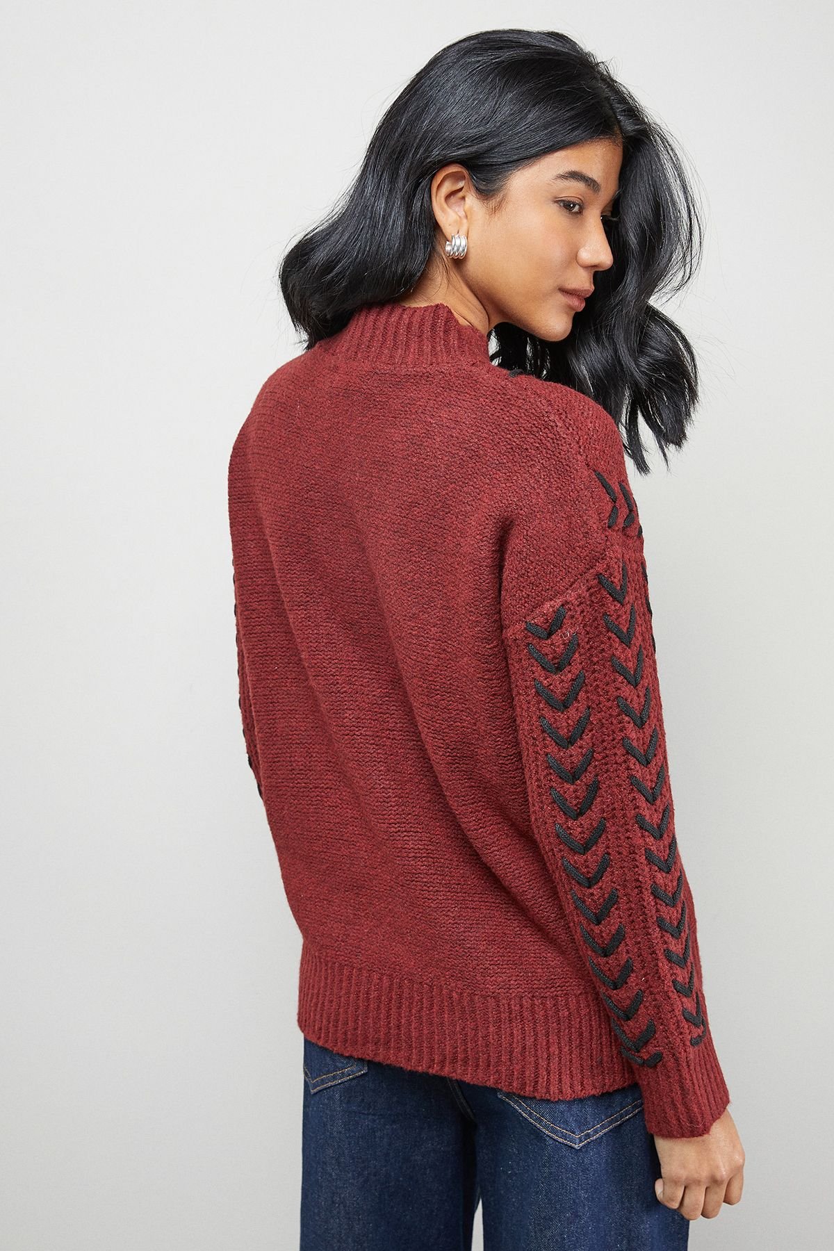 Warehouse Warehouse Women's Whipstitch Detail Oversized Jumper in Dark Red - 3
