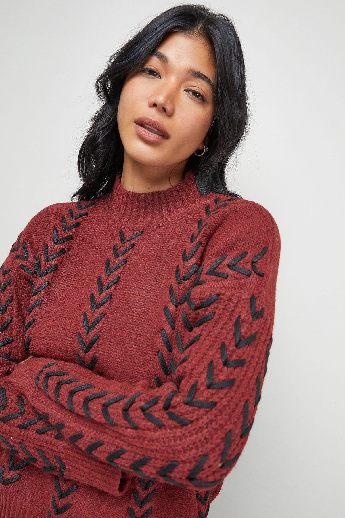 Warehouse Warehouse Women's Whipstitch Detail Oversized Jumper in Dark Red - 4