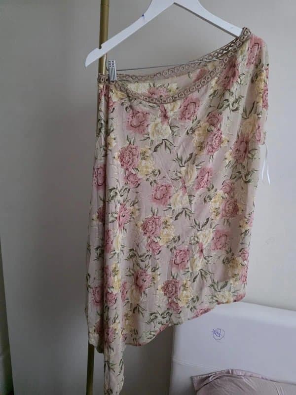 Misspap Beautiful beige and pink floral off the shoulder sheer top size XL