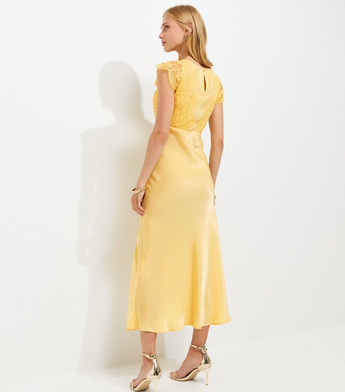 New Look Women's Light Yellow Satin Lace Sleeve Split Midi Dress New Look - 4