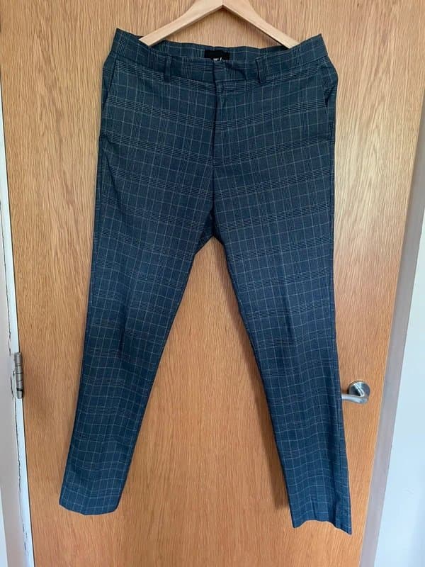 New Look Men’s blue checked trousers