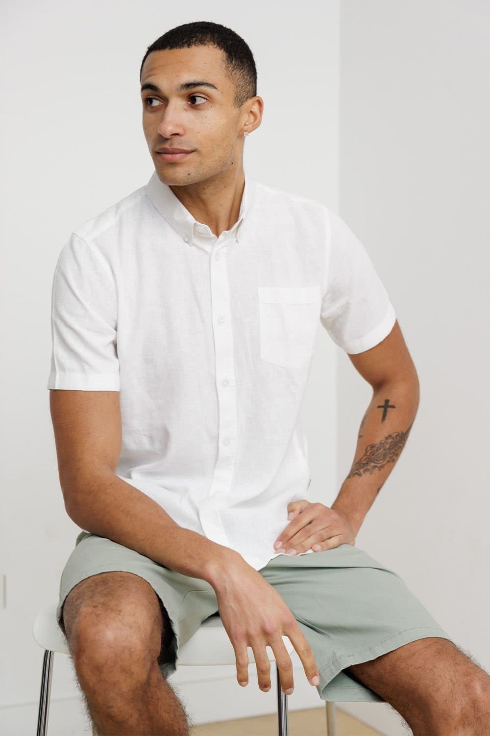 French Connection French Connection Men's Linen Blend Short Sleeve Chest Pocket Shirt in White