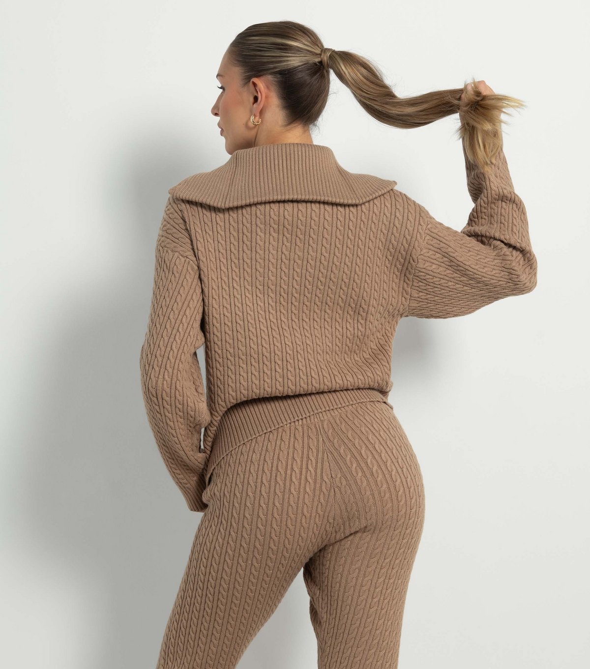 Rise Women's by Zara McDermott Tan Cable Knit Joggers Rise New Look - 3