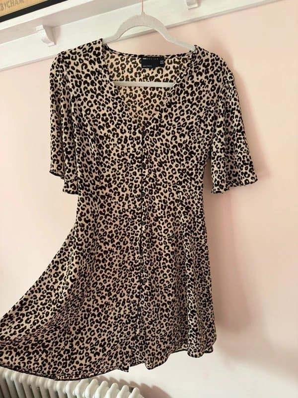 ASOS Design ASOS leopard print tea style button up dress uk size 12
