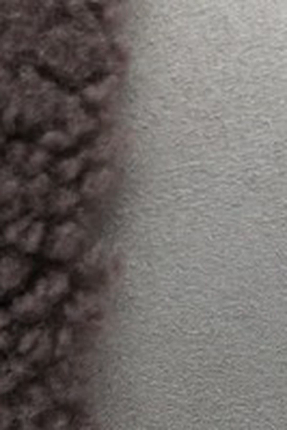 Celtic & Co Celtic & Co Women's Sheepskin Wristwarmers in Grey - 4