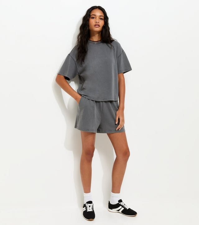 New Look Women's Dark Grey Acid Wash Sweat T-Shirt New Look - 2