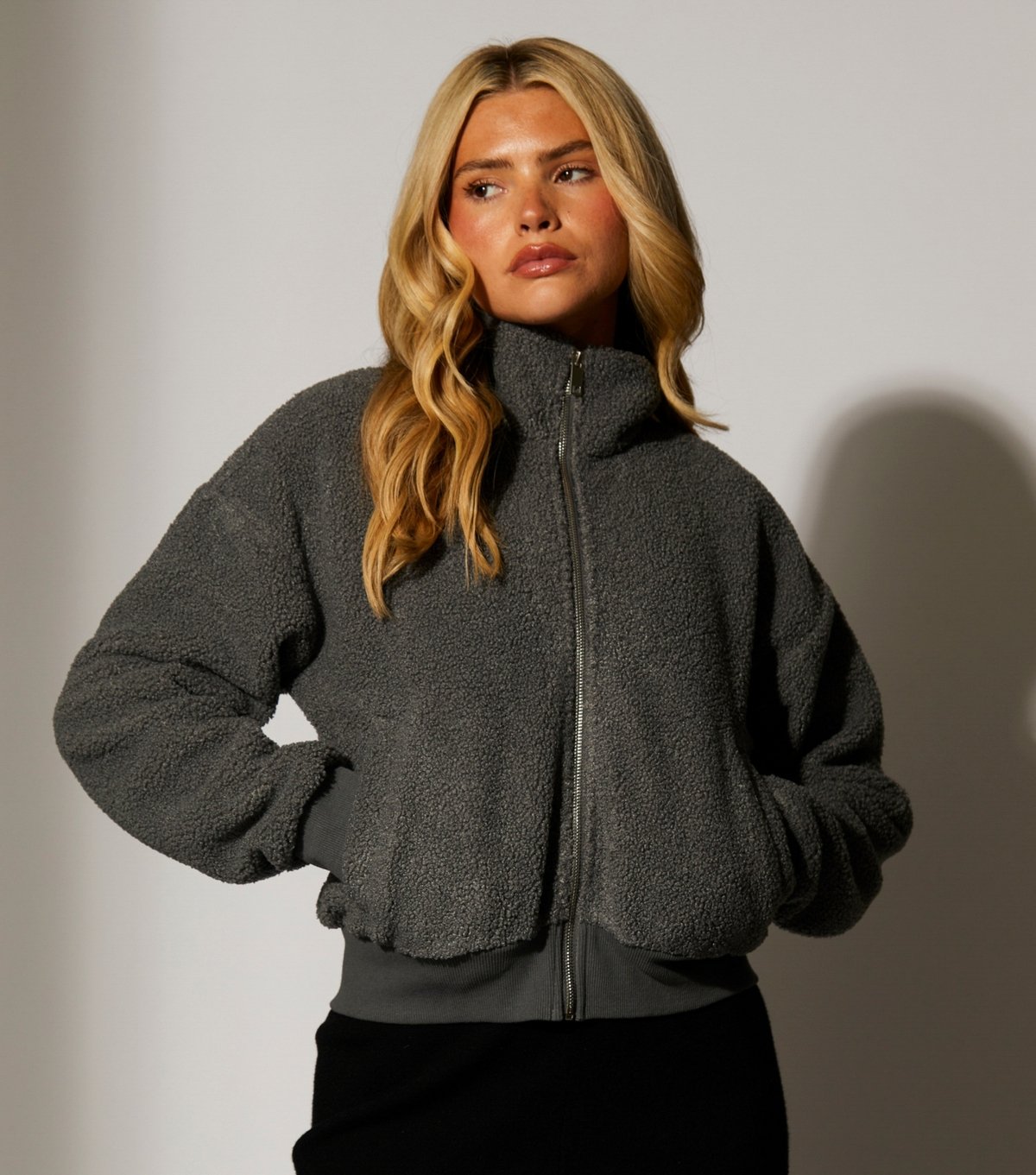 South Beach Women's Grey Fleece Back Faux Shearling Zip Front Crop Jacket South Beach New Look - 3