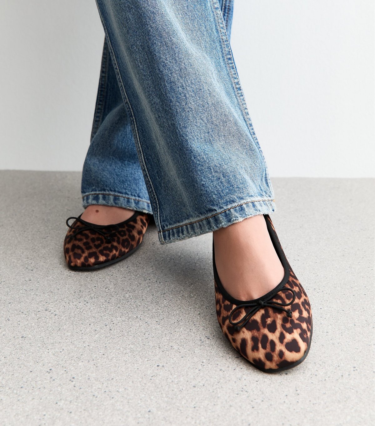 New Look Women's Extra Wide Fit Brown Leopard Print Ballet Flats New Look - 2