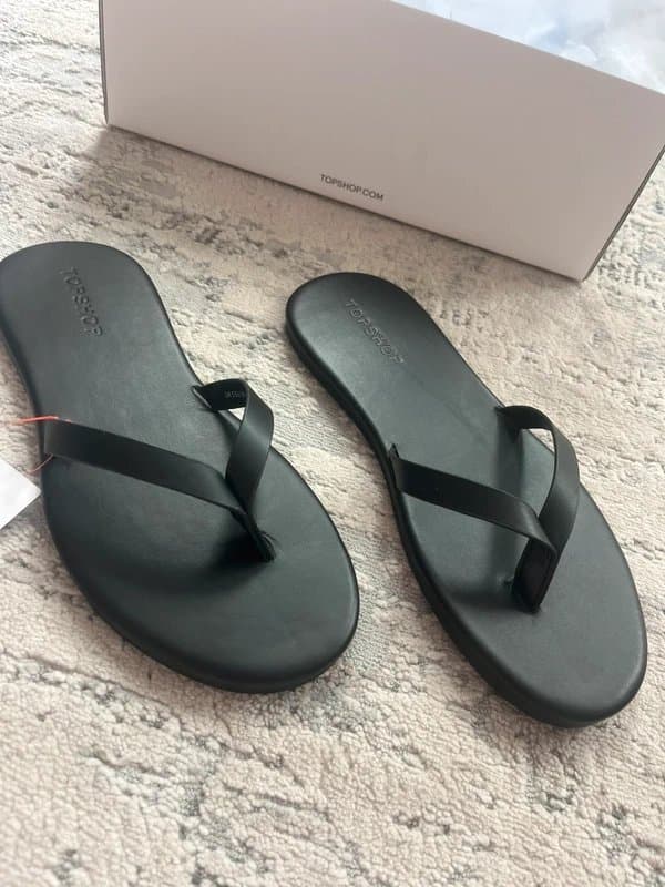 Topshop Leather flip flops