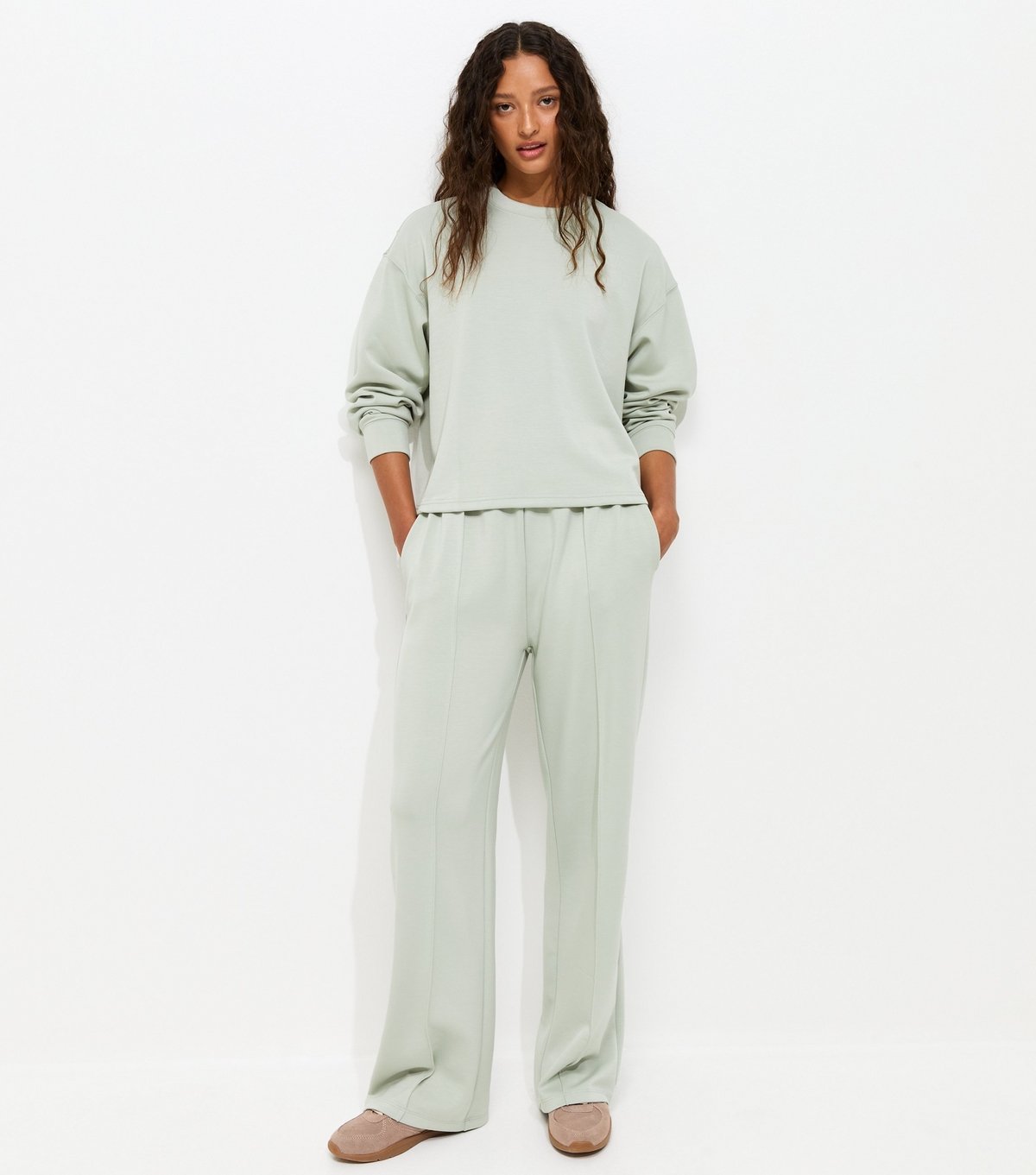 New Look Women's Premium Light Green Oversized Crew Neck Sweatshirt New Look - 2