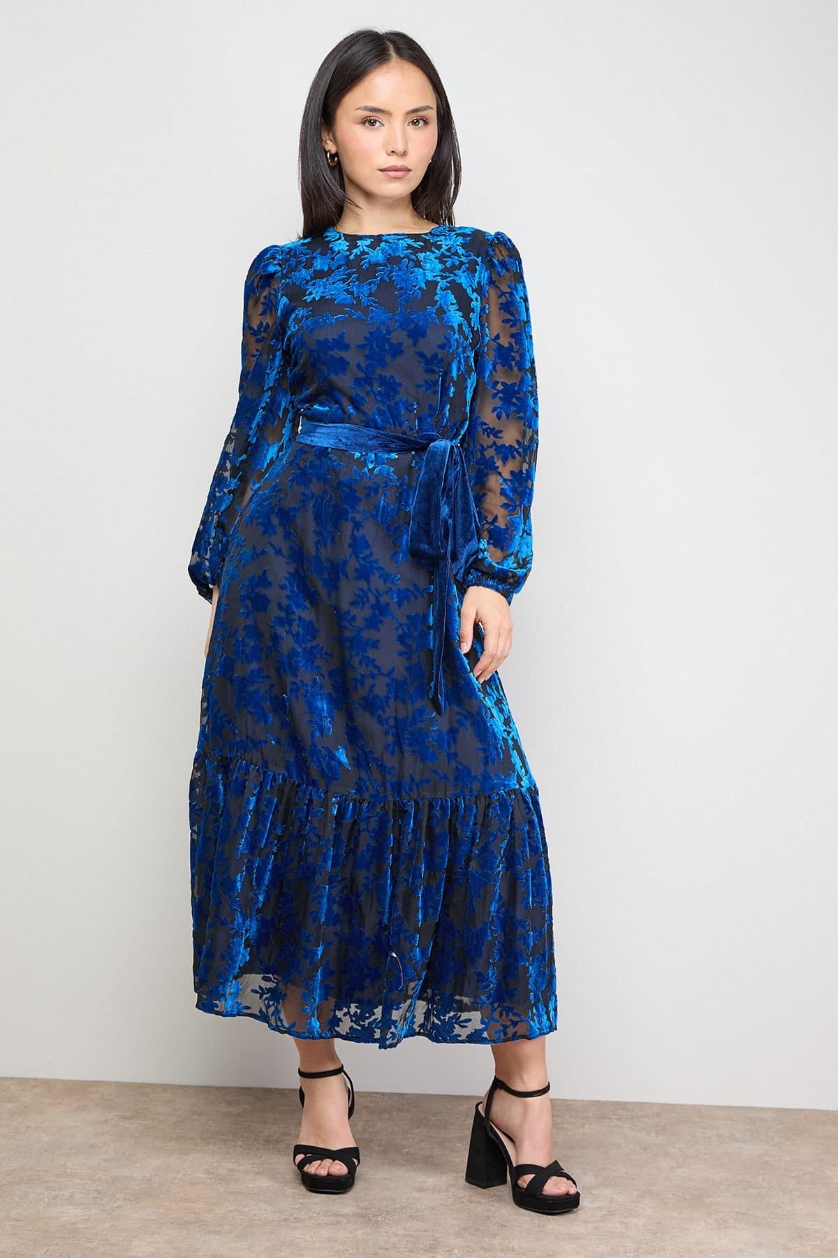 Oasis Oasis Women's Petite Velvet Contrast Belted Maxi Dress in Blue