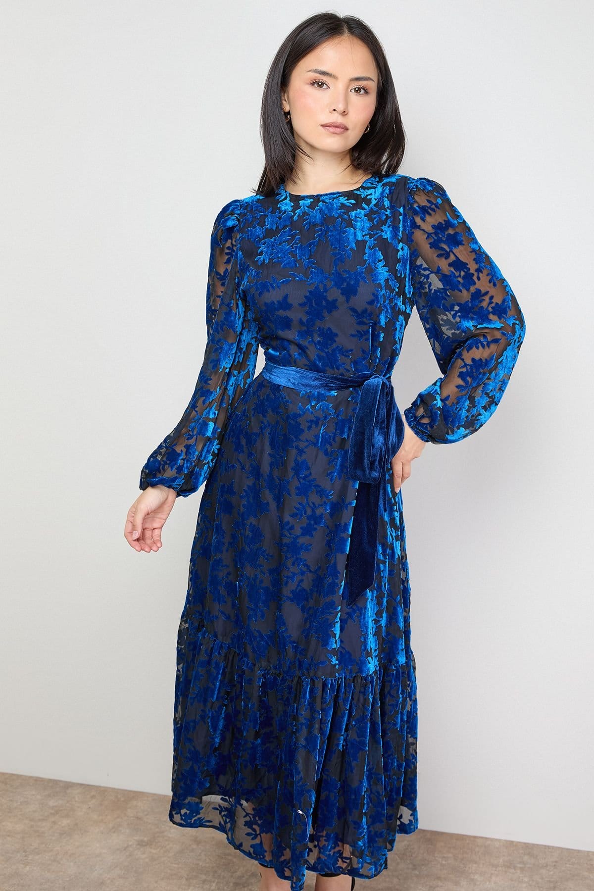 Oasis Oasis Women's Petite Velvet Contrast Belted Maxi Dress in Blue - 4
