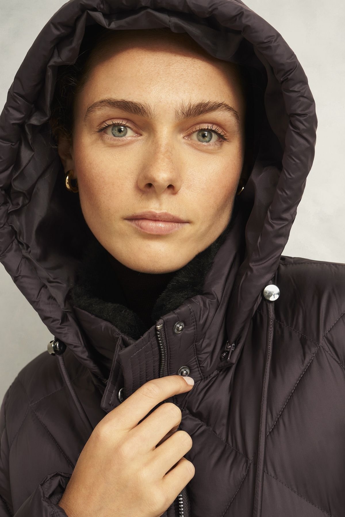 Hobbs London Hobbs London Women's Lumi Puffer Coat in Dark Brown - 3