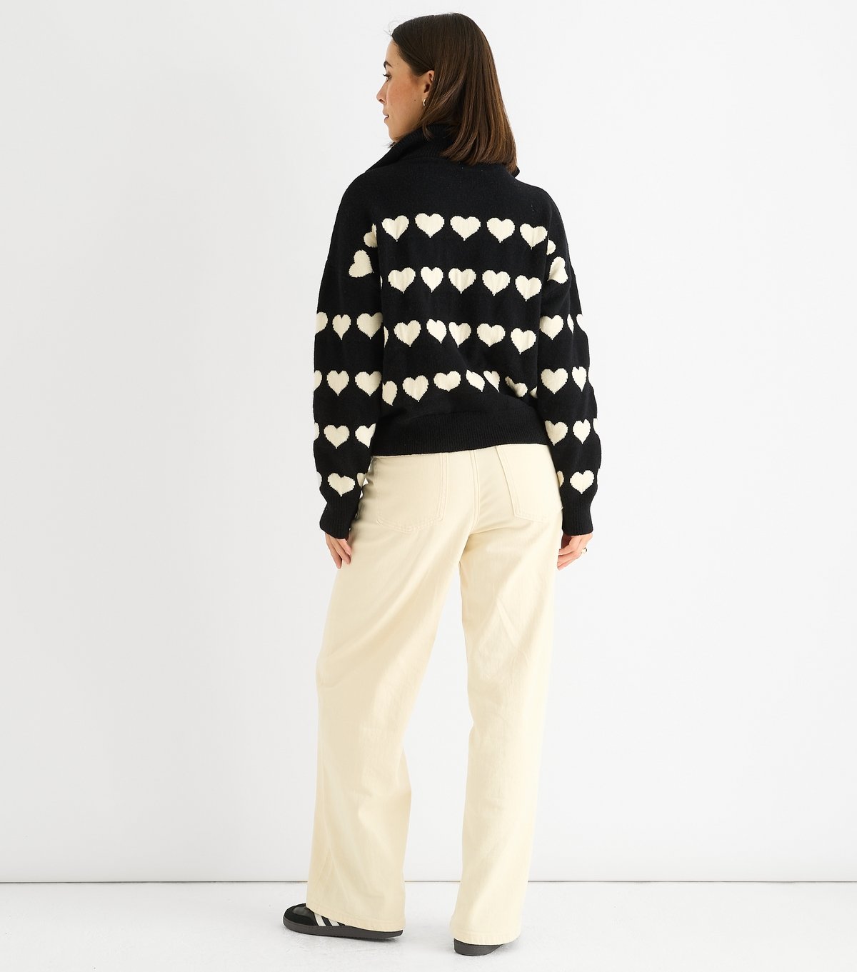 Gini London Women's Black Heart Pattern Zip Up Loose Fit Knitted Jumper Gini London New Look - 4